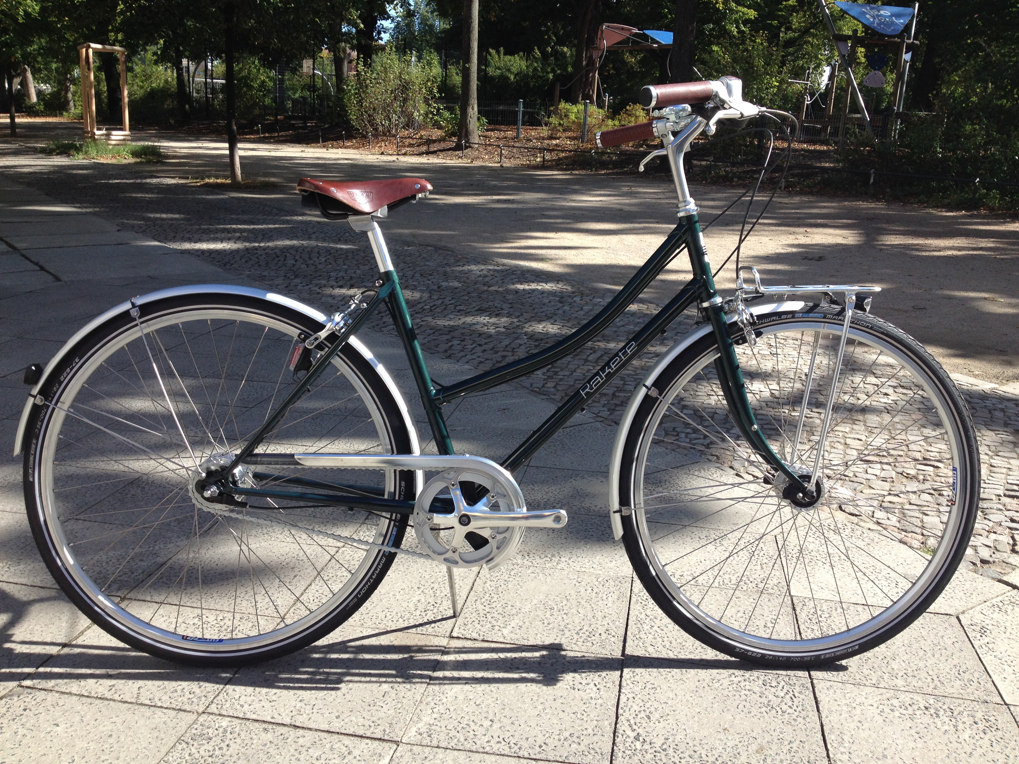 iTheras RAKETE Corniche in Racinggreen mit RAKETE Frontrack