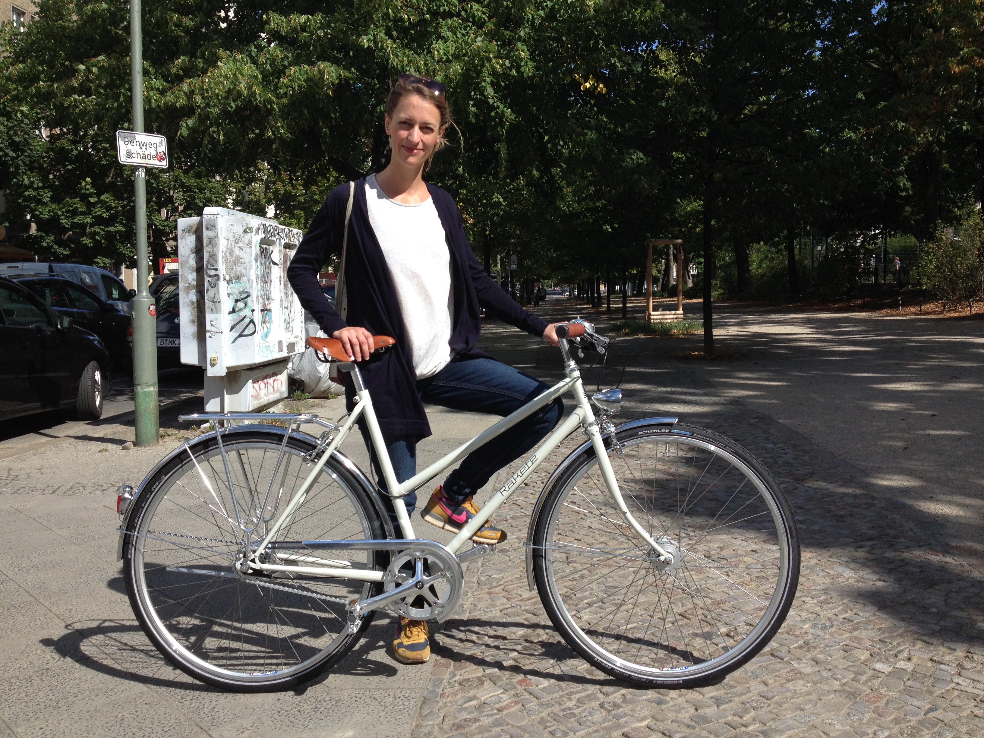 RAKETE Anglaise in Lichtgrau von Selina aus Berlin